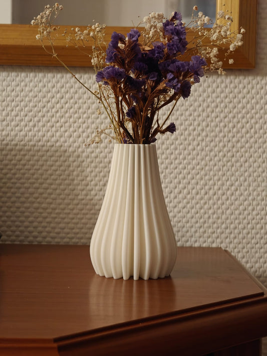 Minimalist Ribbed Decorative Vase – Modern 3D Printed Flower Vase | Aestia 3D